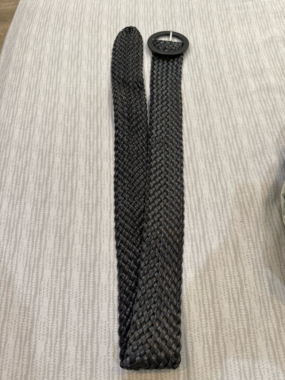 Women's Black Woven Stretch Belt with Round Buckle